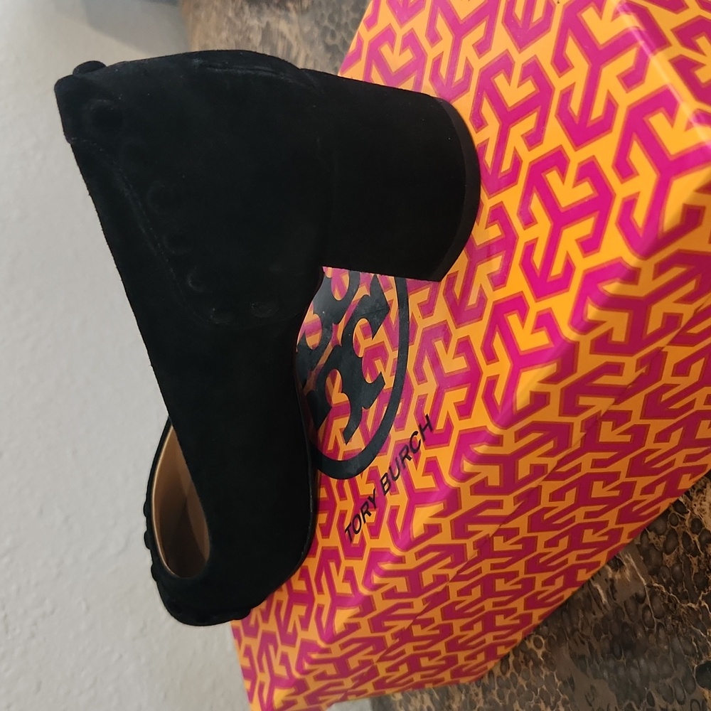 NWT Tory Burch, Size 8.5, Colt 45MM Pump - Picture 7 of 7